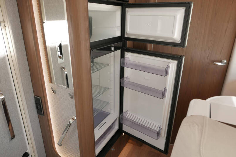 Hymer BML-I 790 MasterLine | Queensbed | Levelsysteem | Hefbed | Lithium | 37