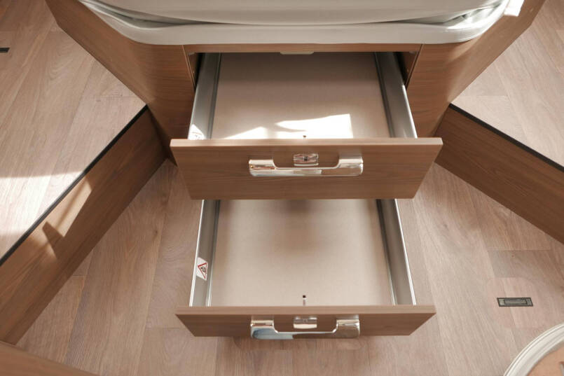 Hymer BML-I 790 MasterLine | Queensbed | Levelsysteem | Hefbed | Lithium | 48