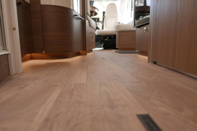 Hymer BML-I 790 MasterLine | Queensbed | Levelsysteem | Hefbed | Lithium | 56