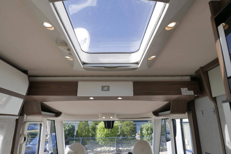 Hymer BML-I 790 MasterLine | Queensbed | Levelsysteem | Hefbed | Lithium | 60