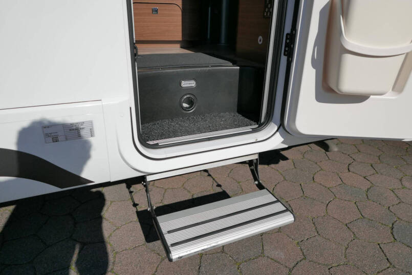 Hymer BMC-T 600 WhiteLine | Hefbed | Levelsysteem | 450 Lithium | Automaat | 4430 Chassis 19