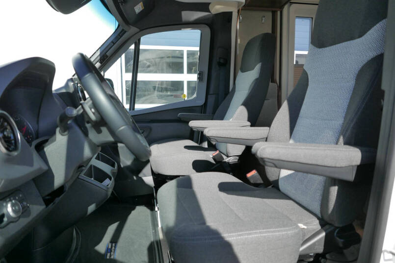 Hymer BMC-T 600 WhiteLine | Hefbed | Levelsysteem | 450 Lithium | Automaat | 4430 Chassis 21