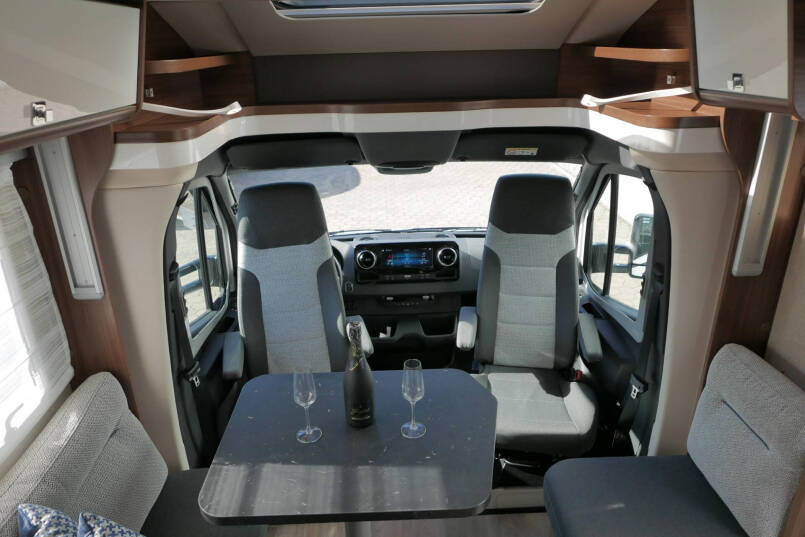 Hymer BMC-T 600 WhiteLine | Hefbed | Levelsysteem | 450 Lithium | Automaat | 4430 Chassis 24