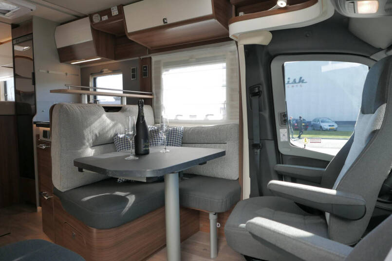 Hymer BMC-T 600 WhiteLine | Hefbed | Levelsysteem | 450 Lithium | Automaat | 4430 Chassis 27