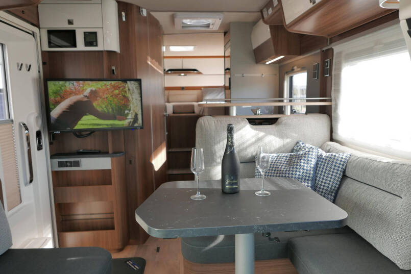 Hymer BMC-T 600 WhiteLine | Hefbed | Levelsysteem | 450 Lithium | Automaat | 4430 Chassis 29