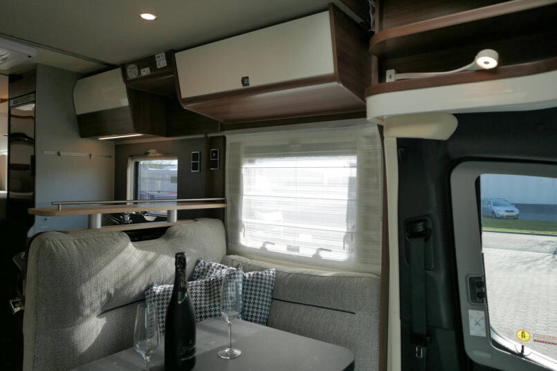 Hymer BMC-T 600 WhiteLine | Hefbed | Levelsysteem | 450 Lithium | Automaat | 4430 Chassis 30