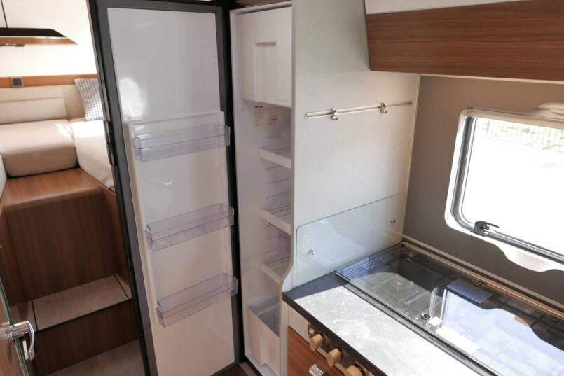 Hymer BMC-T 600 WhiteLine | Hefbed | Levelsysteem | 450 Lithium | Automaat | 4430 Chassis 37