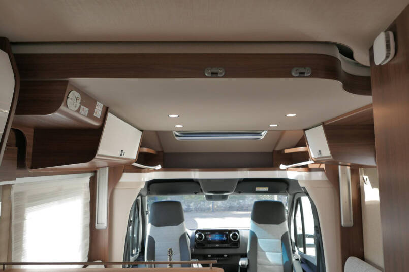 Hymer BMC-T 600 WhiteLine | Hefbed | Levelsysteem | 450 Lithium | Automaat | 4430 Chassis 49