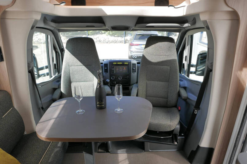 Hymer MLT 570 | Mercedes | Automaat | Enkele bedden | 6.73 M 23
