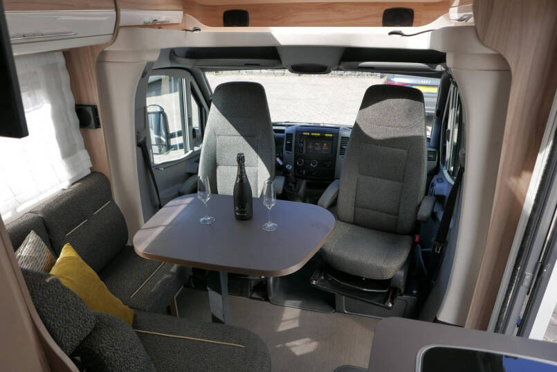 Hymer MLT 570 | Mercedes | Automaat | Enkele bedden | 6.73 M 24