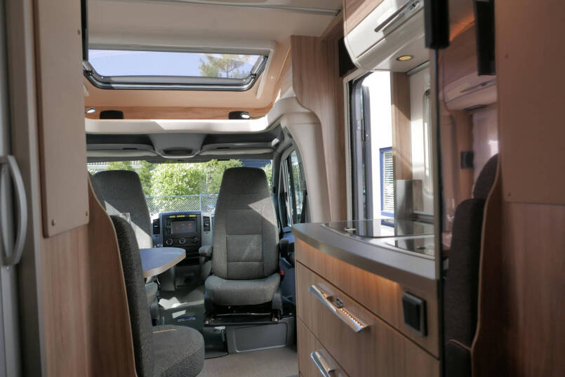 Hymer MLT 570 | Mercedes | Automaat | Enkele bedden | 6.73 M 46