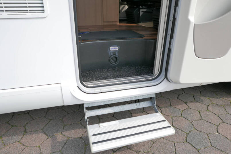 Hymer B 534 | DuoMobile | Rondzit | Luchtvering | Automaat | Levelsysteem 14