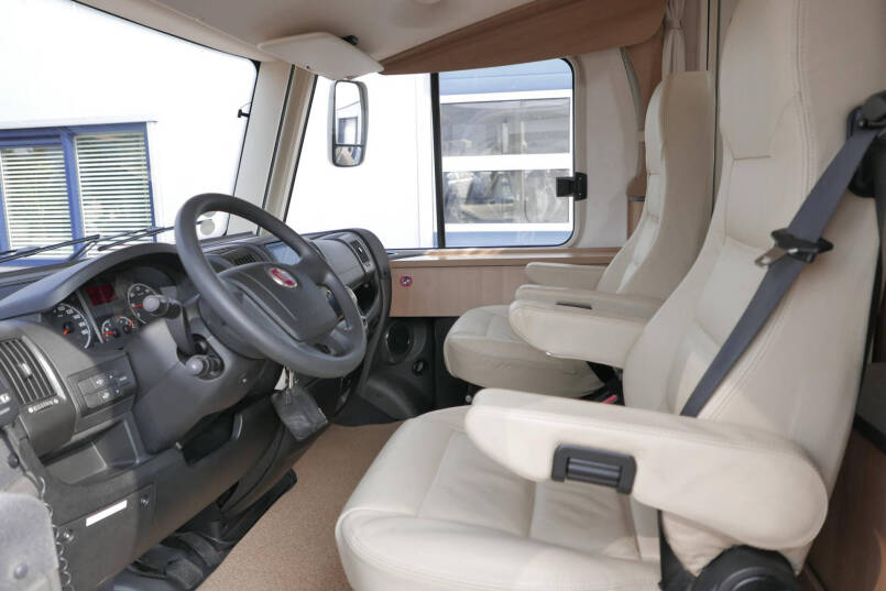 Hymer B 534 | DuoMobile | Rondzit | Luchtvering | Automaat | Levelsysteem 18