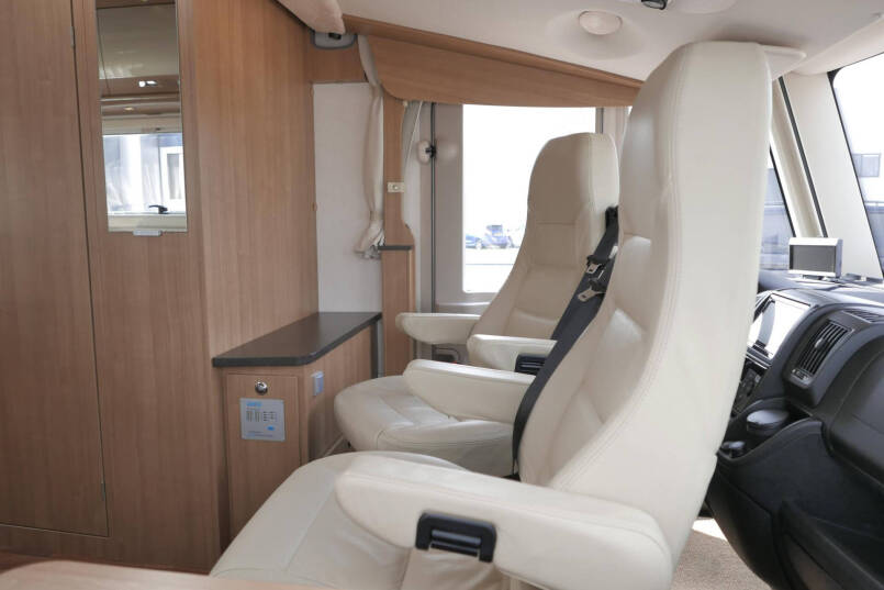 Hymer B 534 | DuoMobile | Rondzit | Luchtvering | Automaat | Levelsysteem 24