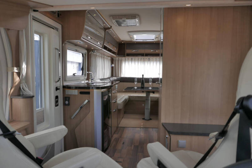 Hymer B 534 | DuoMobile | Rondzit | Luchtvering | Automaat | Levelsysteem 26