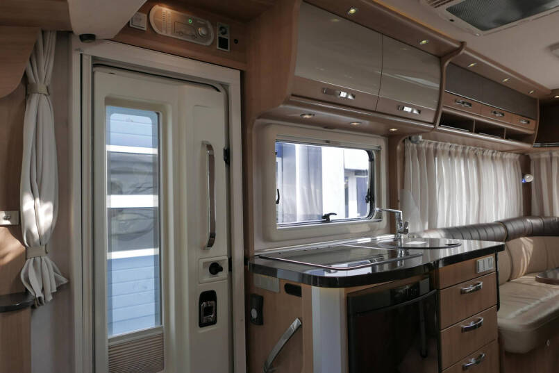 Hymer B 534 | DuoMobile | Rondzit | Luchtvering | Automaat | Levelsysteem 27