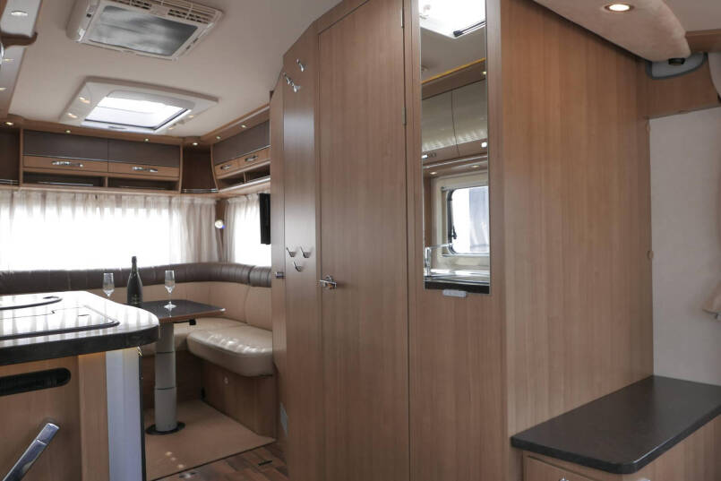Hymer B 534 | DuoMobile | Rondzit | Luchtvering | Automaat | Levelsysteem 30