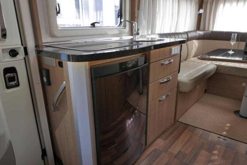 Hymer B 534 | DuoMobile | Rondzit | Luchtvering | Automaat | Levelsysteem 31