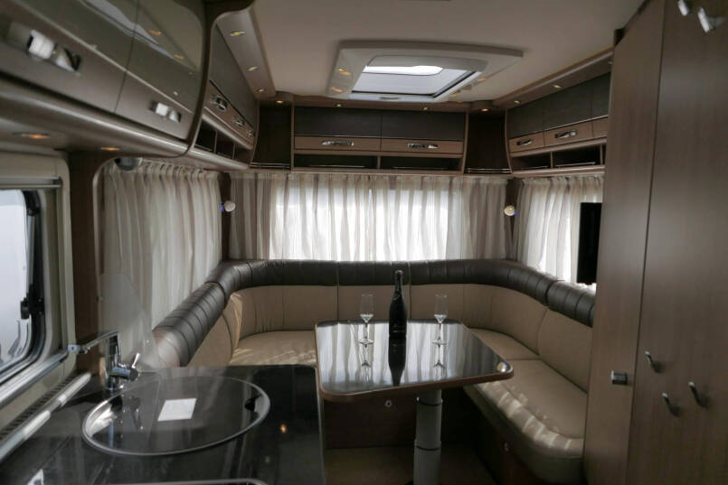 Hymer B 534 | DuoMobile | Rondzit | Luchtvering | Automaat | Levelsysteem 35