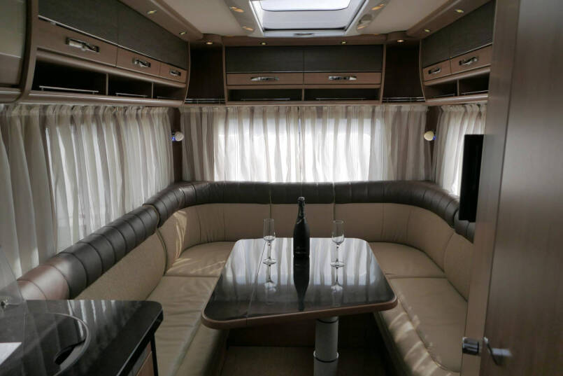 Hymer B 534 | DuoMobile | Rondzit | Luchtvering | Automaat | Levelsysteem 36