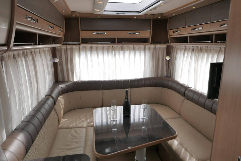 Hymer B 534 | DuoMobile | Rondzit | Luchtvering | Automaat | Levelsysteem 37