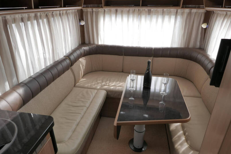 Hymer B 534 | DuoMobile | Rondzit | Luchtvering | Automaat | Levelsysteem 38