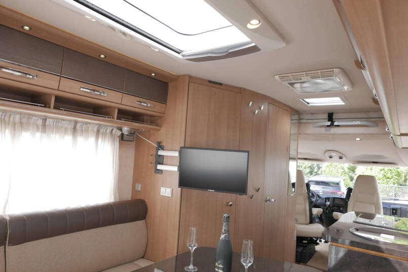 Hymer B 534 | DuoMobile | Rondzit | Luchtvering | Automaat | Levelsysteem 41