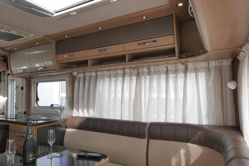 Hymer B 534 | DuoMobile | Rondzit | Luchtvering | Automaat | Levelsysteem 43