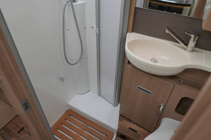 Hymer B 534 | DuoMobile | Rondzit | Luchtvering | Automaat | Levelsysteem 48