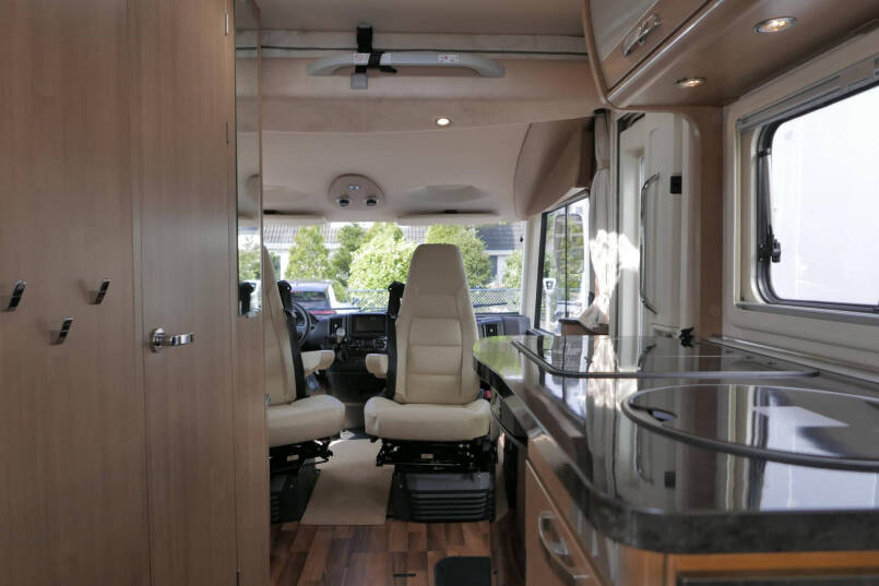Hymer B 534 | DuoMobile | Rondzit | Luchtvering | Automaat | Levelsysteem 50