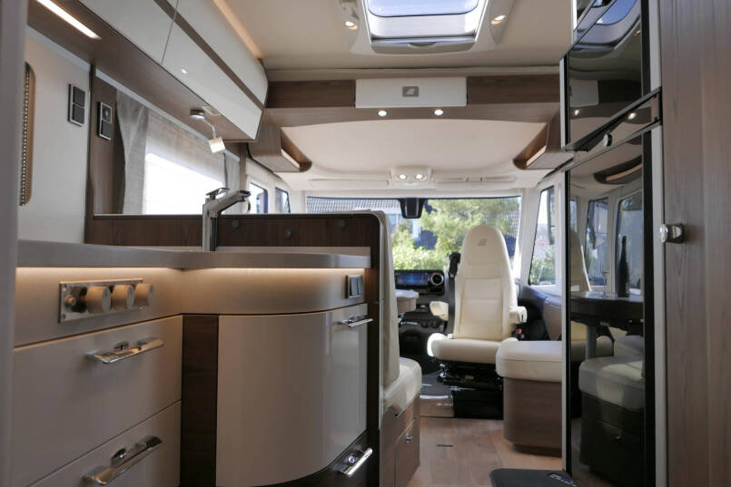 Hymer BML-I 780 MasterLine | Levelsysteem | Lithium | Airco | Enkele bedden 60