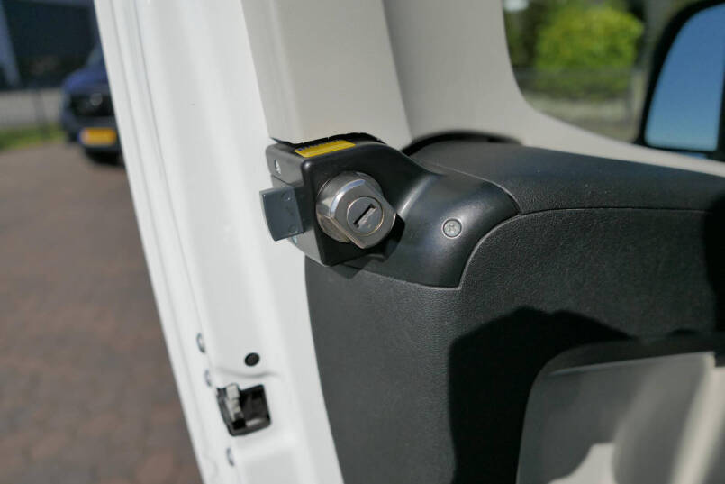 Hymer T 578 CL | Enkele bedden | Automatische schotel | AL-KO chassis 21