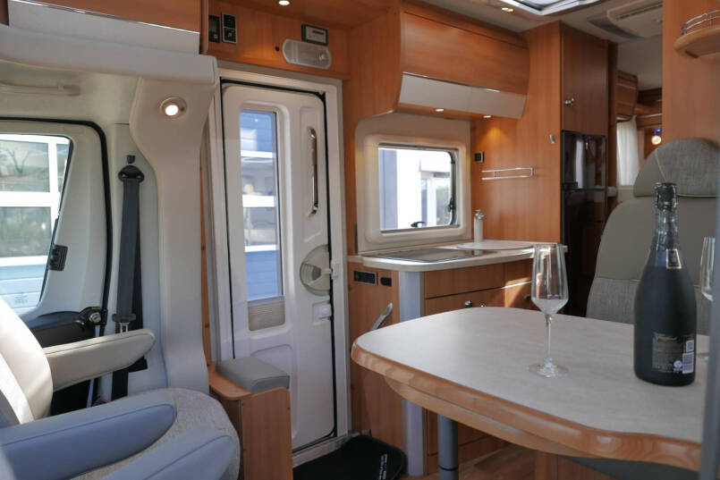 Hymer T 578 CL | Enkele bedden | Automatische schotel | AL-KO chassis 28