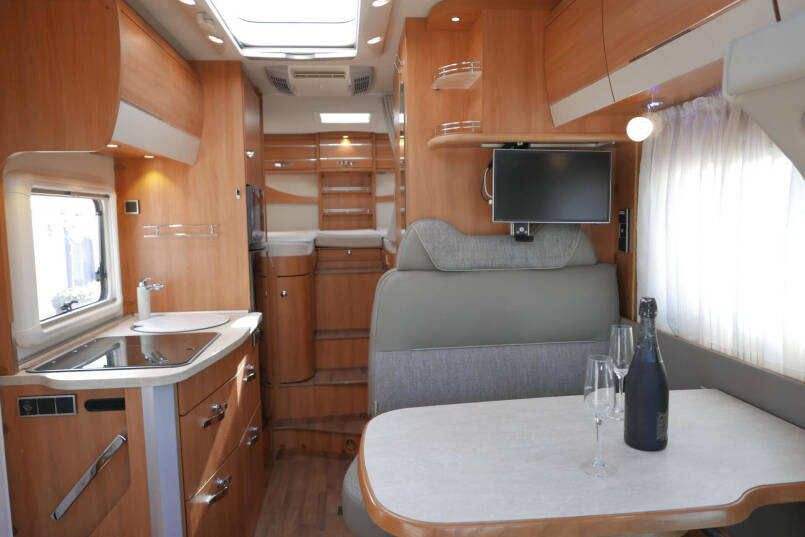 Hymer T 578 CL | Enkele bedden | Automatische schotel | AL-KO chassis 30