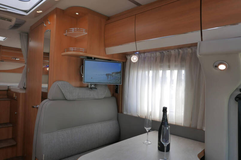 Hymer T 578 CL | Enkele bedden | Automatische schotel | AL-KO chassis 31