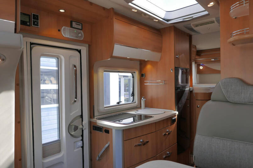 Hymer T 578 CL | Enkele bedden | Automatische schotel | AL-KO chassis 32