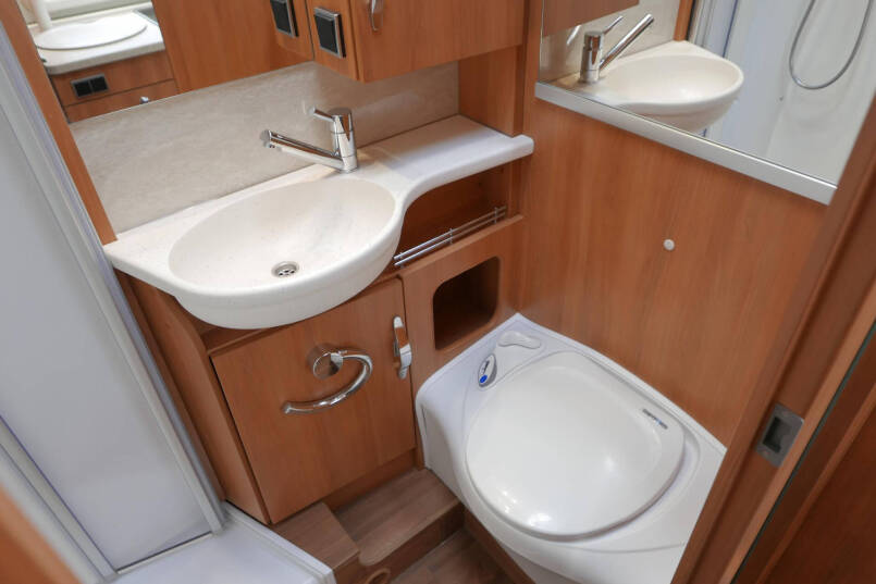 Hymer T 578 CL | Enkele bedden | Automatische schotel | AL-KO chassis 46