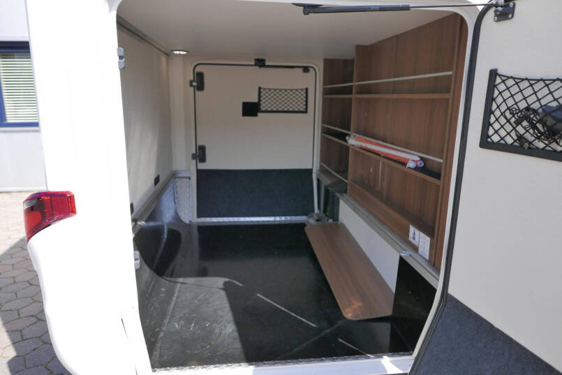 Hymer BMC-I 680 ModernComfort | Airco | Zonnepanelen | Enkele bedden 11