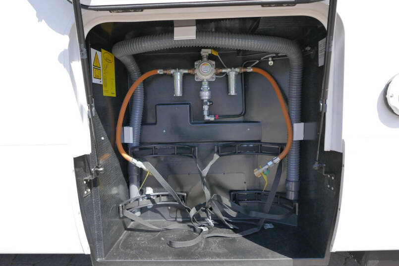 Hymer BMC-I 680 ModernComfort | Airco | Zonnepanelen | Enkele bedden 13