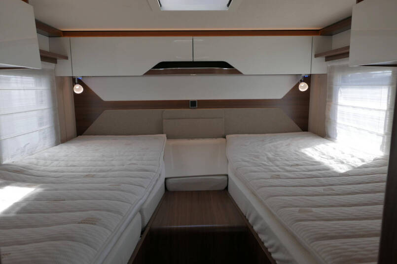 Hymer BMC-I 680 ModernComfort | Airco | Zonnepanelen | Enkele bedden 33
