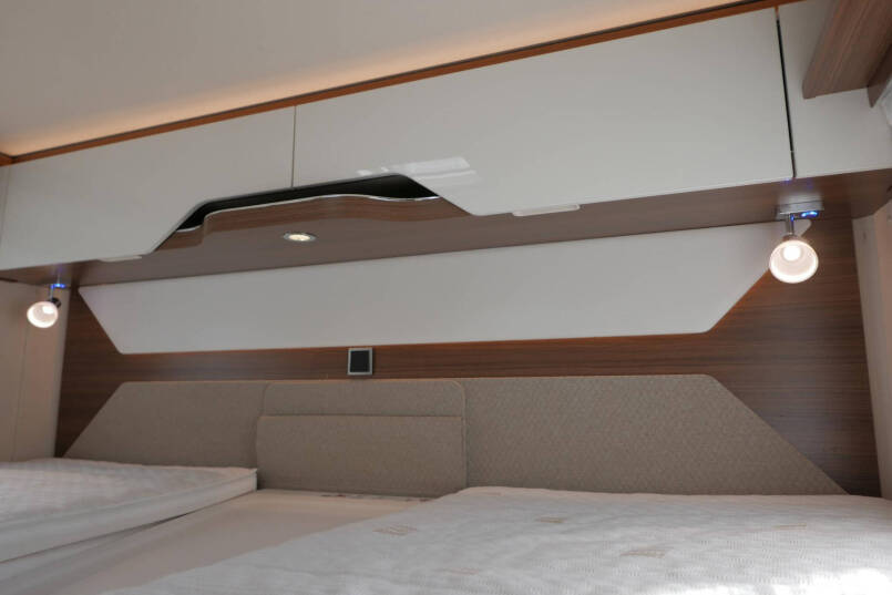 Hymer BMC-I 680 ModernComfort | Airco | Zonnepanelen | Enkele bedden 34