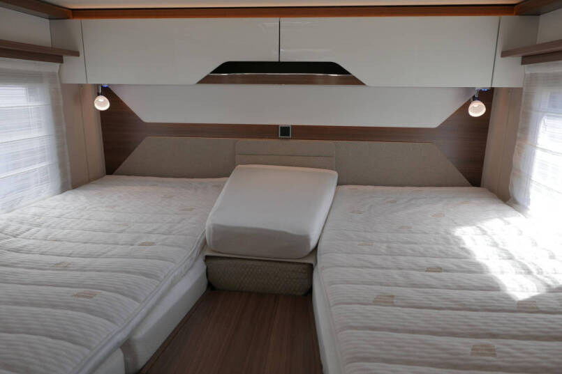 Hymer BMC-I 680 ModernComfort | Airco | Zonnepanelen | Enkele bedden 35