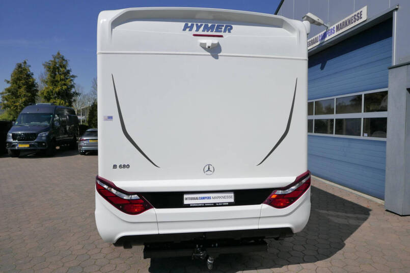 Hymer BMC-I 680 ModernComfort | Airco | Zonnepanelen | Enkele bedden 3