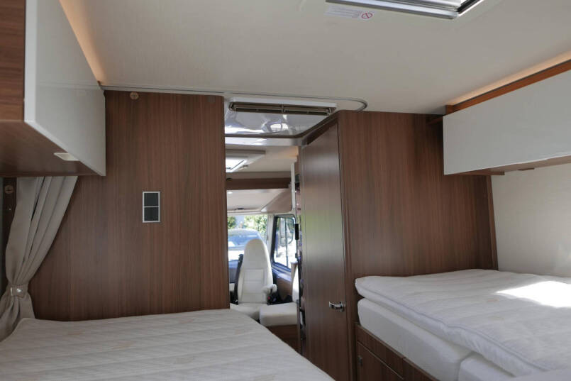 Hymer BMC-I 680 ModernComfort | Airco | Zonnepanelen | Enkele bedden 39