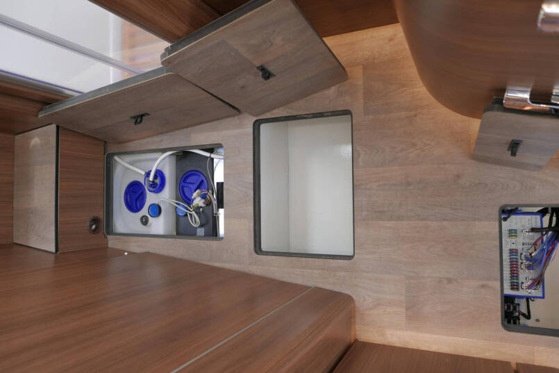 Hymer BMC-I 680 ModernComfort | Airco | Zonnepanelen | Enkele bedden 47