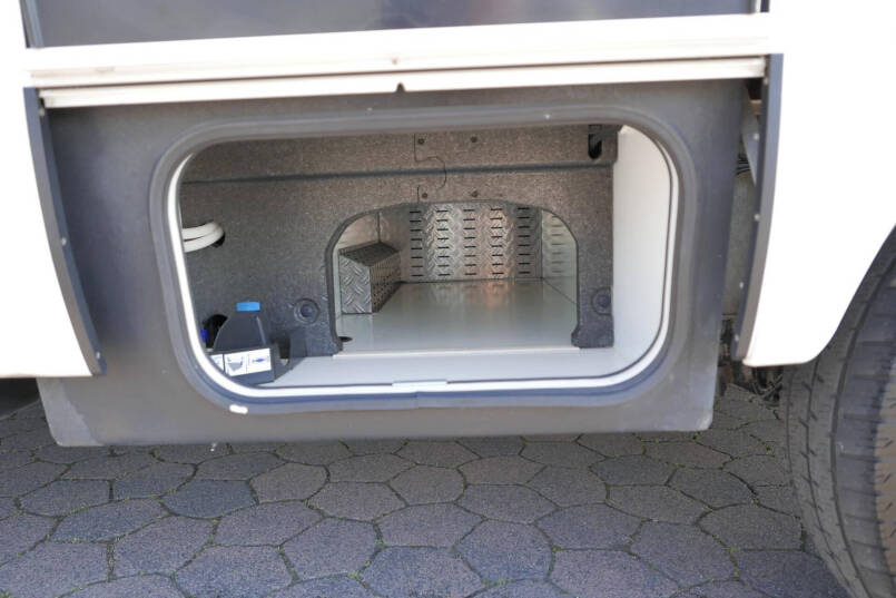 Hymer BMC-T 600 | Enkele bedden | Lithium | AL-KO maxi | Omvormer | 13