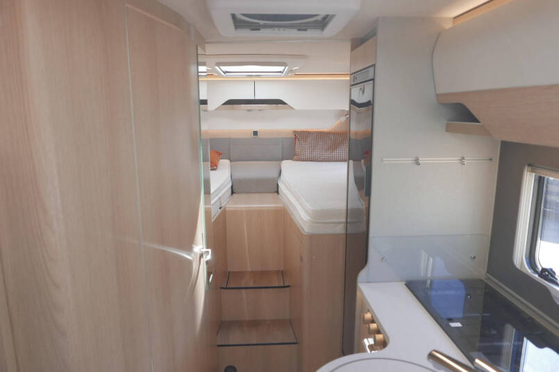 Hymer BMC-T 600 | Enkele bedden | Lithium | AL-KO maxi | Omvormer | 35