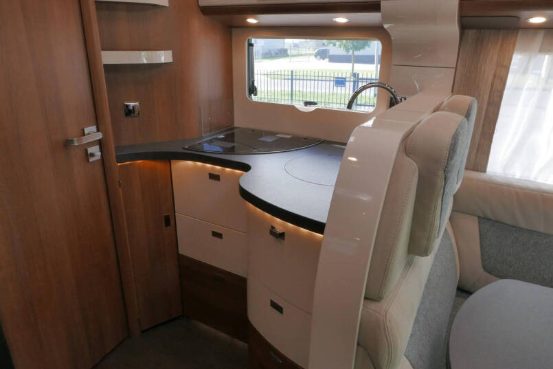 Carthago C-Tourer T 149 LE 9G Automaat | Enkele bedden | AL-KO maxi chassis 37