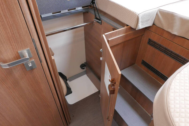 Carthago C-Tourer T 149 LE 9G Automaat | Enkele bedden | AL-KO maxi chassis 45