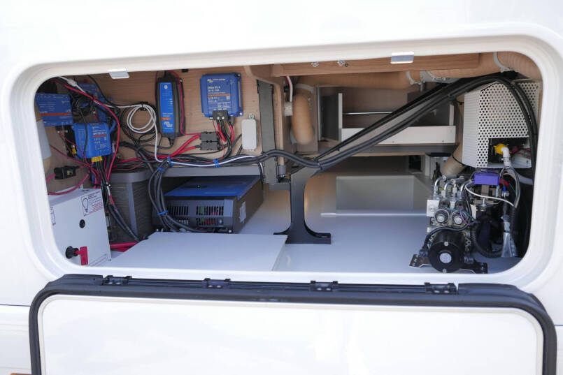 Carthago C-Tourer I 149 LE | 400 Ah lithium | Levelsysteem | Airco | Mercedes 17